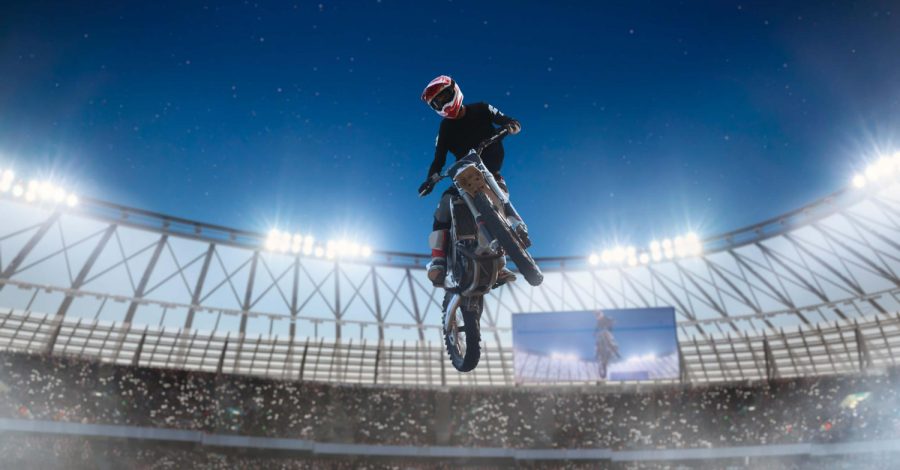 Imagem ilustrativa sobre os produtos Alpinestars para motocross mostrando um competidor usando os produtos da marca, disponíveis na loja online Rota 31.